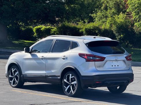 Used 2021 Nissan Rogue Sport SL w/ Premium Package FWD image 7