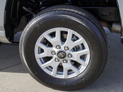 Certified 2024 Toyota Tacoma SR5 AWD/4WD image 13