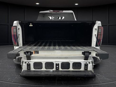 Used 2024 GMC Sierra 2500 AT4 w/ AT4 Preferred Package image 17