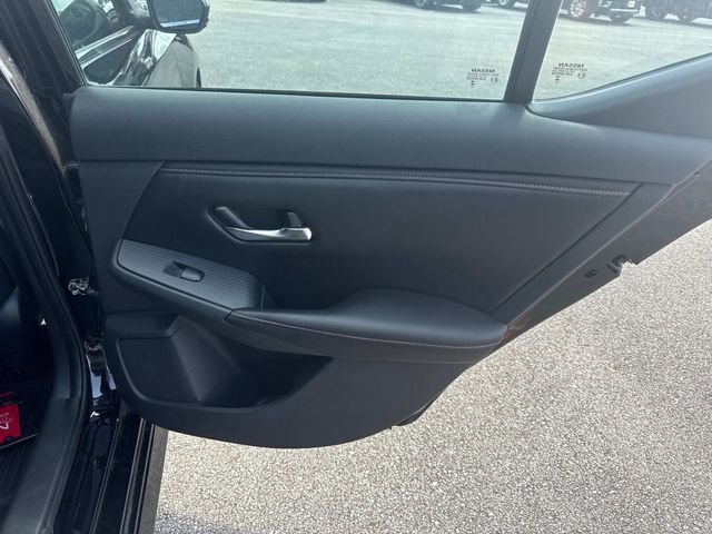 Used 2023 Nissan Sentra SR w/ Midnight Edition Package FWD image 13