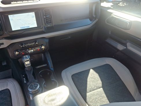 Used 2021 Ford Bronco Wildtrak image 16