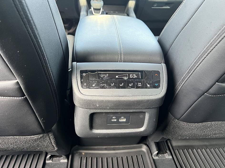 Certified 2024 Nissan Pathfinder SL w/ SL Premium Package FWD image 31