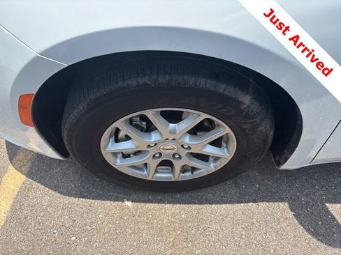 Used 2025 Chrysler Pacifica Select FWD image 19
