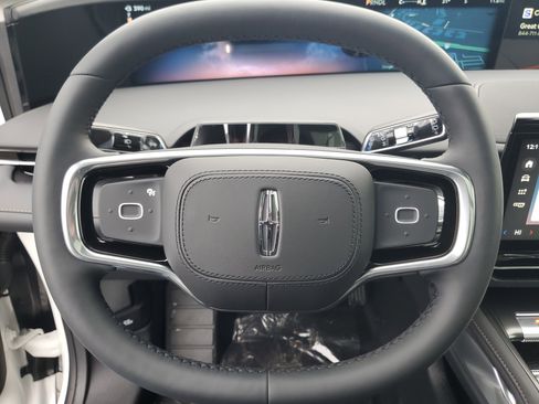 New 2026 Lincoln Nautilus Reserve image 15