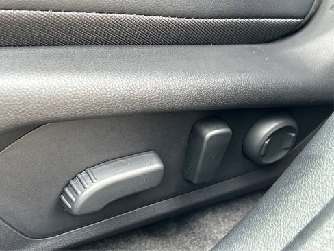 Certified 2025 Subaru Crosstrek 2.5i Limited w/ Crosstrek Mirror Package image 39