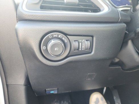 New 2026 Chrysler Pacifica Pinnacle image 12