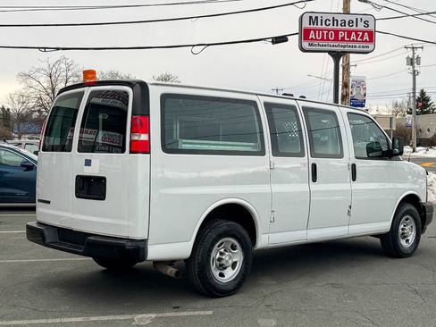 Used 2017 Chevrolet Express 2500 image 4