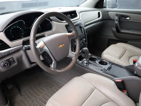 Used 2017 Chevrolet Traverse Premier image 10