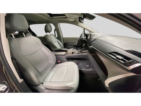 Used 2024 Toyota Sienna XLE image 17