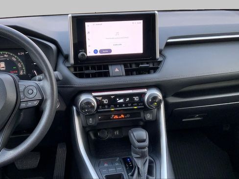 Used 2024 Toyota RAV4 XLE w/ Convenience Package FWD image 7
