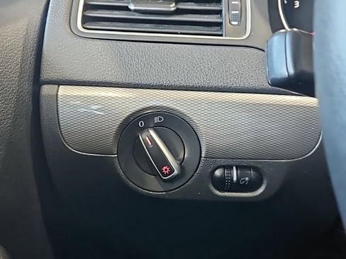 Used 2017 Volkswagen Jetta S image 34