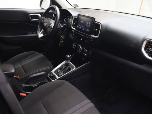 Used 2023 Hyundai Venue SEL image 11