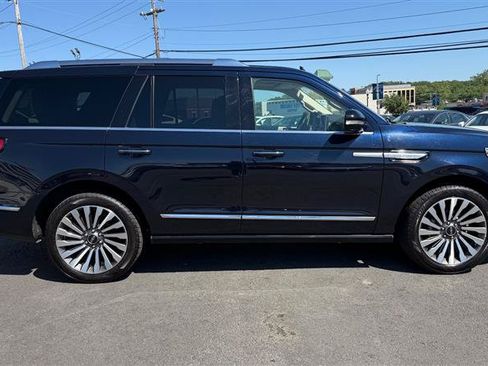 Used 2021 Lincoln Navigator Reserve w/ Luxury Package AWD/4WD image 7