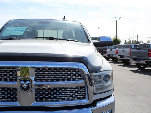 Used 2018 RAM 2500 Laramie w/ Convenience Group AWD/4WD image 11