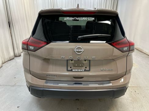 Certified 2024 Nissan Rogue SV image 7