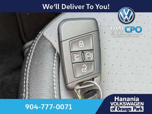 Certified 2025 Volkswagen Jetta SE FWD image 32