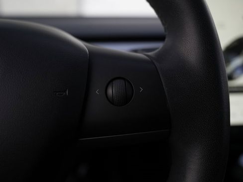 Used 2020 Tesla Model Y Long Range image 41