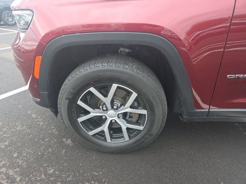 Used 2023 Jeep Grand Cherokee L Limited w/ Luxury Tech Group II image 17