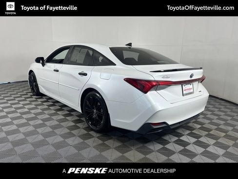 Used 2022 Toyota Avalon XSE FWD image 7