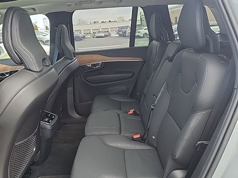 Used 2025 Volvo XC90 B6 Plus image 11