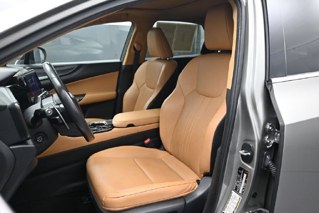 Used 2025 Lexus NX 250 FWD w/ Accessory Package (Z1) image 7