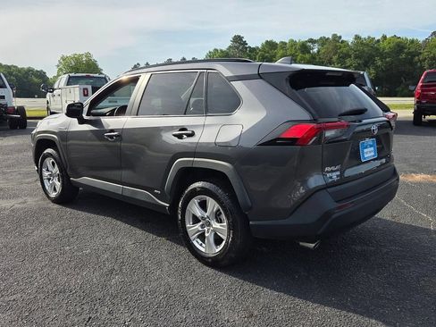 Used 2021 Toyota RAV4 XLE w/ Convenience Package AWD/4WD image 8