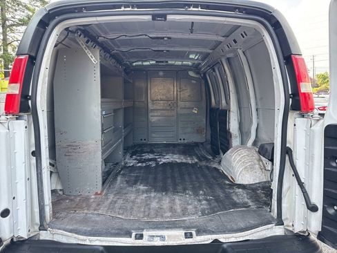 Used 2019 Chevrolet Express 2500 image 31