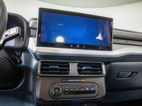 Used 2025 Ford Maverick XLT w/ Equipment Group 302A AWD/4WD image 24