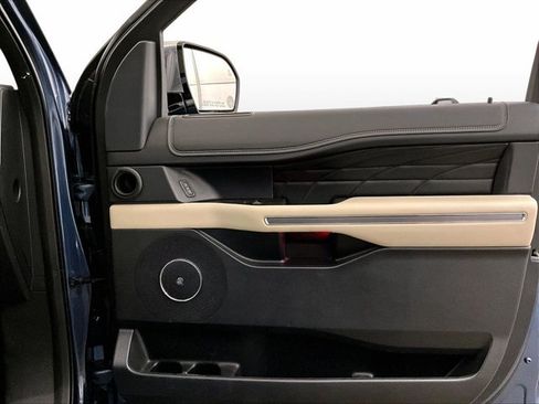 Used 2019 Ford Expedition Platinum AWD/4WD image 24