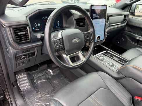 Used 2023 Ford Expedition Platinum AWD/4WD image 32
