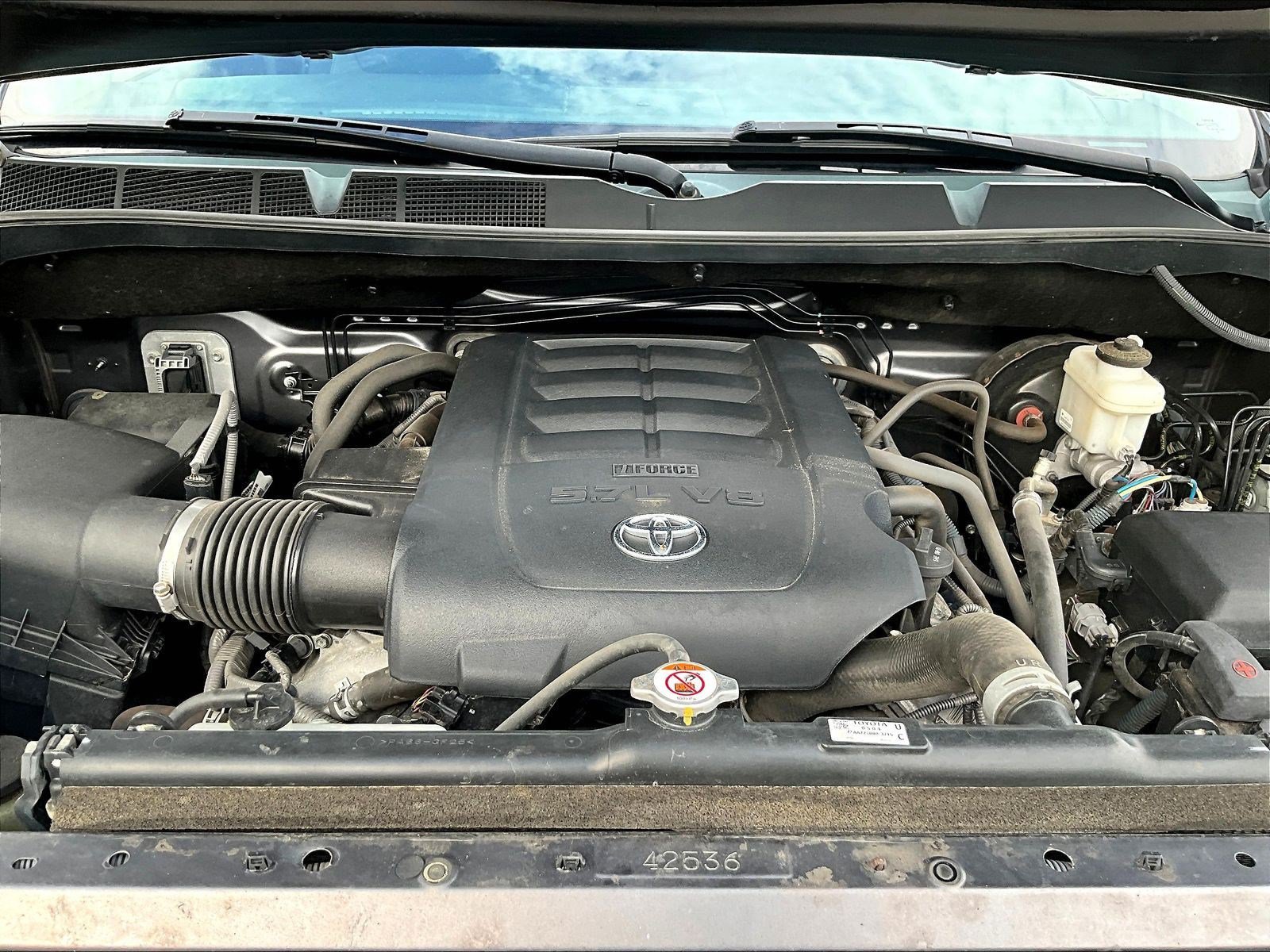 Used 2020 Toyota Tundra SR5 w/ SR5 Convenience Package AWD/4WD image 31