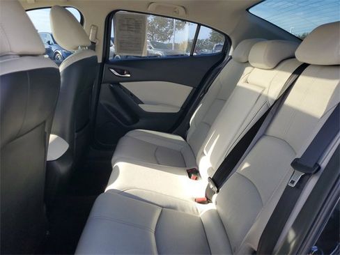 Used 2018 MAZDA MAZDA3 Grand Touring image 11