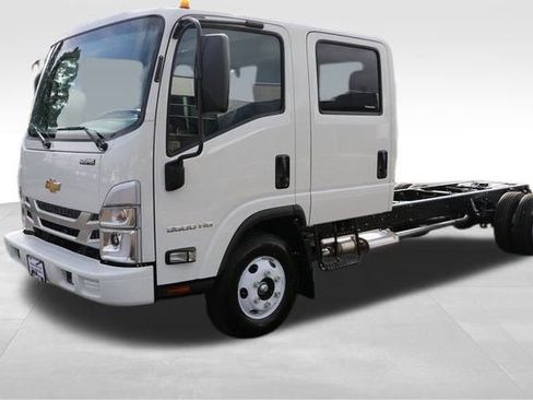 New 2025 Chevrolet Low Cab Forward image 14