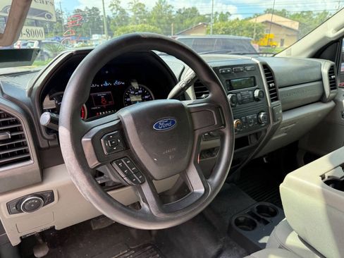 Used 2019 Ford F250 XL w/ Power Equipment Group AWD/4WD image 9