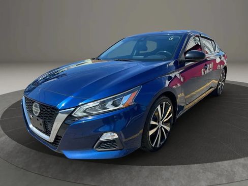 Used 2020 Nissan Altima 2.5 SR w/ Premium Package FWD image 1
