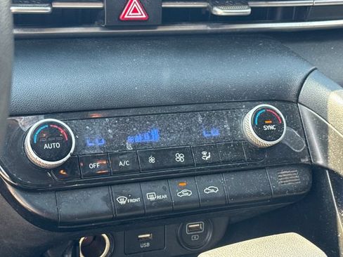 Used 2021 Hyundai Elantra SEL FWD image 18