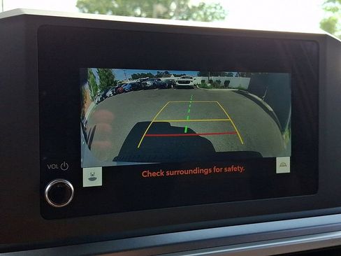 Certified 2025 Toyota 4Runner SR5 AWD/4WD image 19
