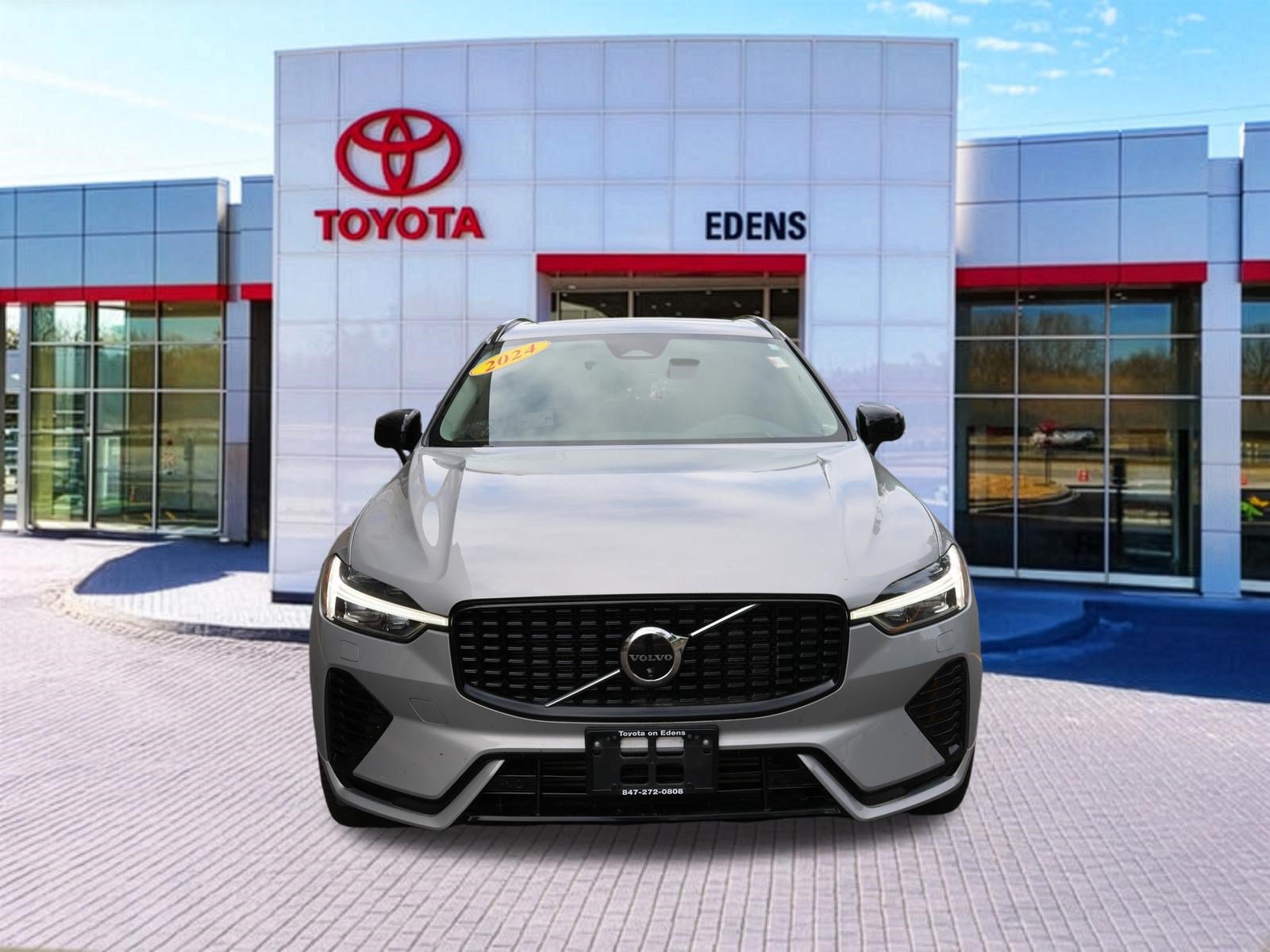 Used 2024 Volvo XC60 T8 Ultimate AWD/4WD image 12