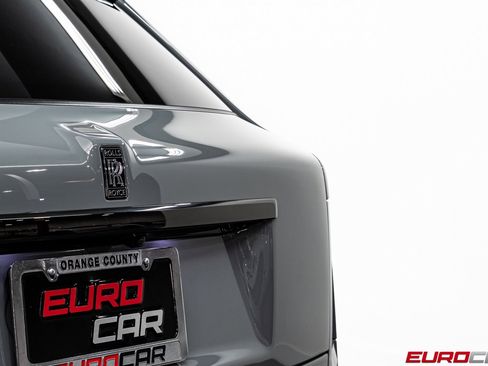 Used 2022 Rolls-Royce Cullinan Black Badge w/ Dark Exterior Package image 20