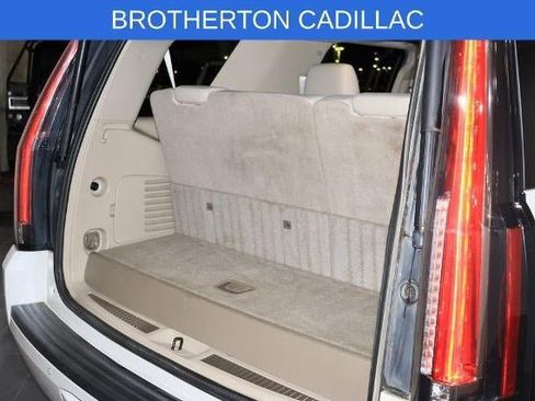 Used 2020 Cadillac Escalade Premium Luxury image 24