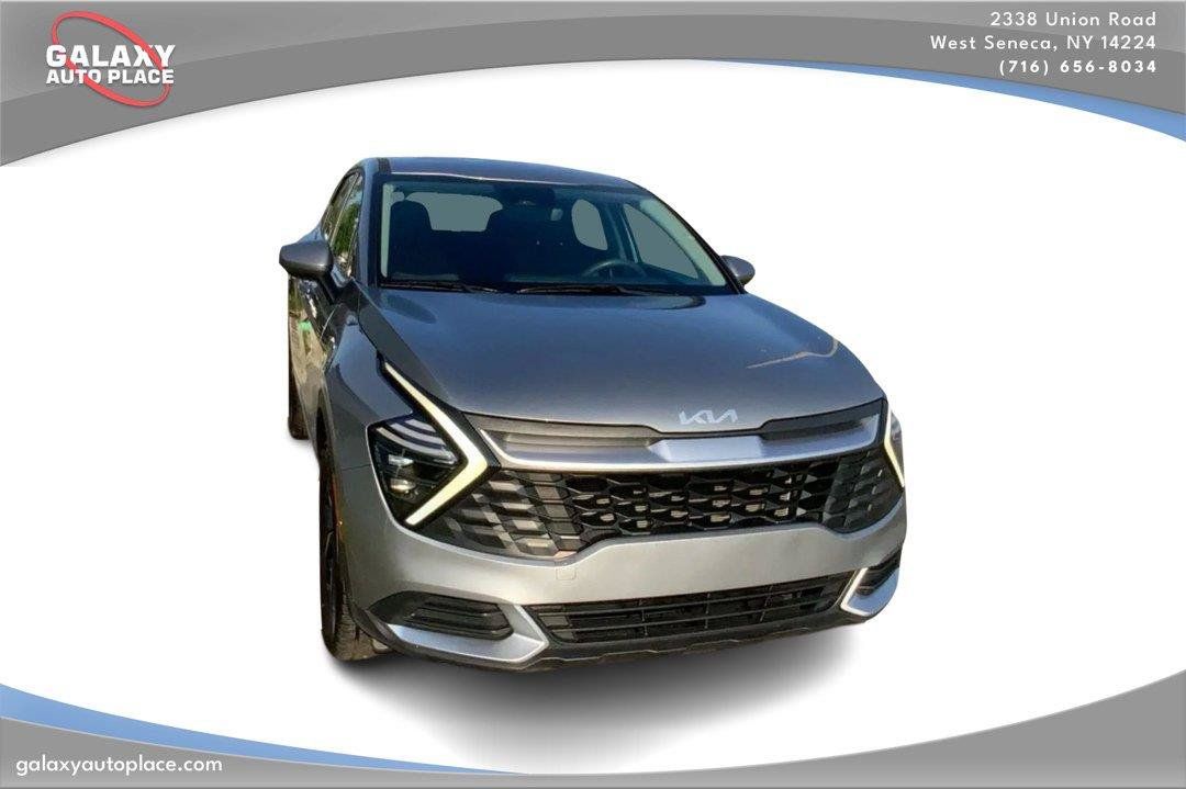 Used 2024 Kia Sportage LX AWD/4WD image 3