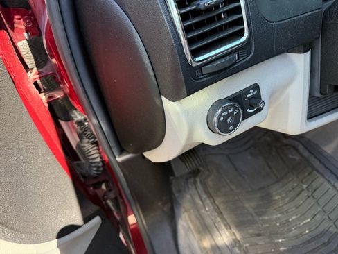 Used 2011 GMC Acadia Denali image 5