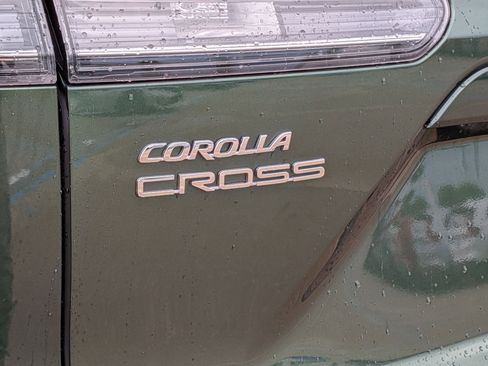 Used 2024 Toyota Corolla Cross XLE w/ Convenience Package AWD/4WD image 26