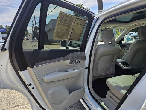Certified 2023 Volvo XC90 B6 Plus w/ Protection Package Premier AWD/4WD image 17