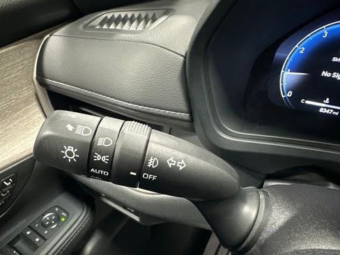 Used 2025 Toyota Grand Highlander AWD image 21