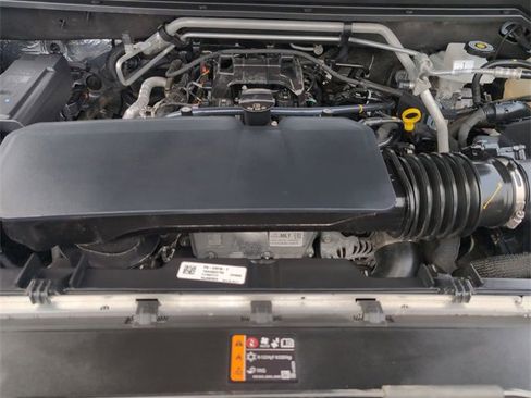 Used 2024 Chevrolet Colorado LT image 28