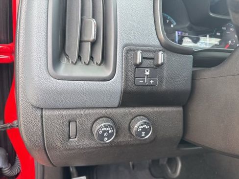 Used 2018 Chevrolet Colorado Z71 image 25