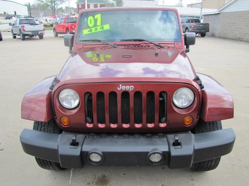Used 2007 Jeep Wrangler Unlimited Sahara w/ Dual Top Group image 3