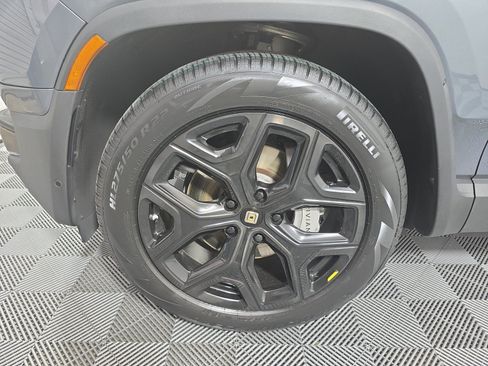 Used 2024 Rivian R1S Adventure AWD/4WD image 9