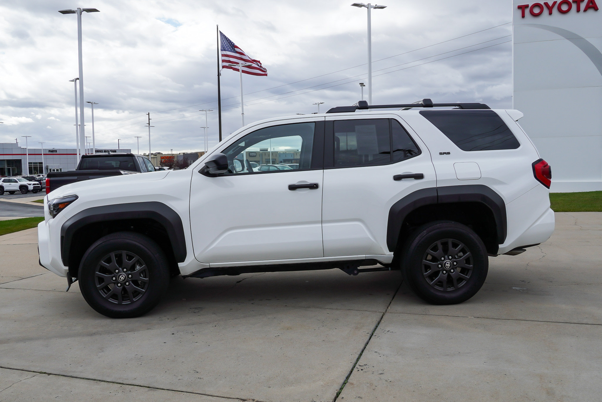 Certified 2025 Toyota 4Runner SR5 AWD/4WD image 5